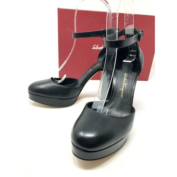 New Salvatore Ferragamo Black Heels Size 6 C